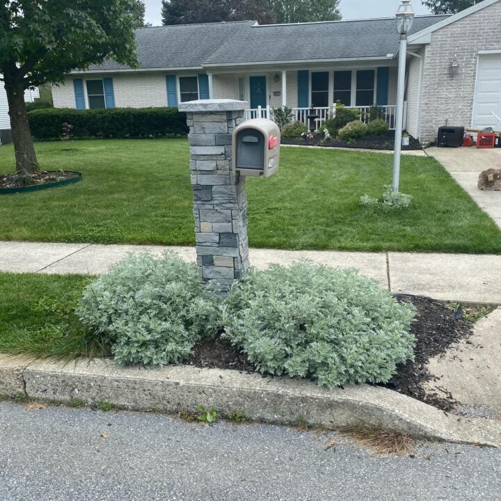 Leslie’s DIY Faux Stone Mailbox